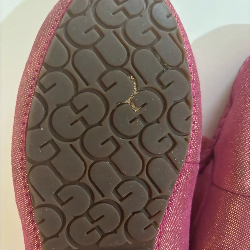 UGG Sz 3 Glittery Pink Bow Sheepskin Lined Moccasins
